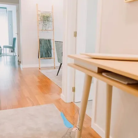 The Bluebirds Nest By Tonsdeverde *