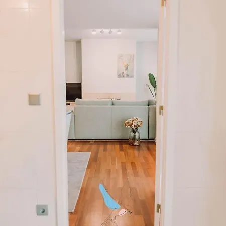 The Bluebirds Nest By Tonsdeverde Apartment