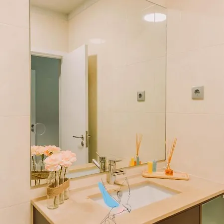 The Bluebirds Nest By Tonsdeverde شقة براغا