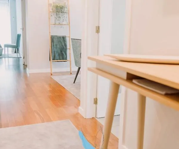 The Bluebirds Nest By Tonsdeverde *