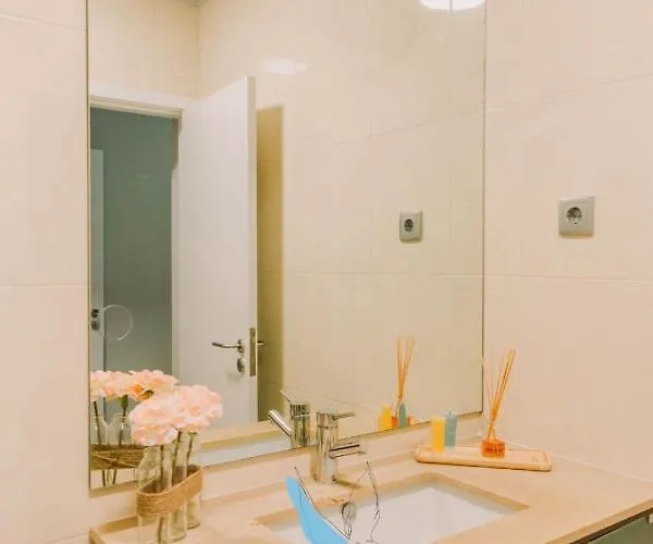 The Bluebirds Nest By Tonsdeverde Апартаменти Брага